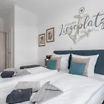 Westside Arthotel 210 شقة 4*