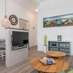 Lägenhet Westside Arthotel 210