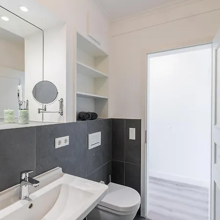 Appartamento Westside Arthotel 210 4*