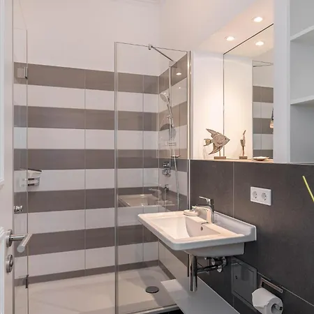 Westside Arthotel 210
