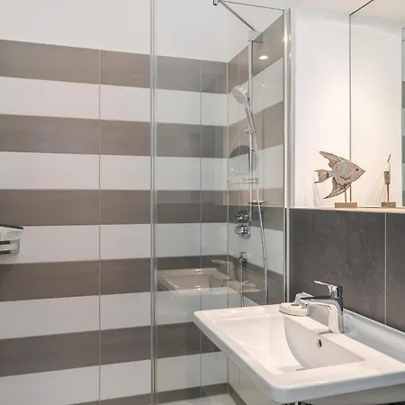 Westside Arthotel 210 Apartment 4*